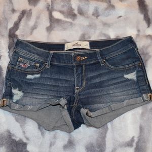 SOLD 🩳 Hollister jeans shorts